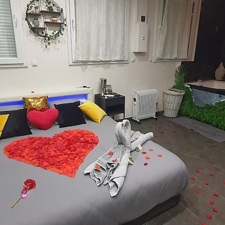 Suite Jacuzzi Privatif Plage Des Catalans 马赛 外观 照片