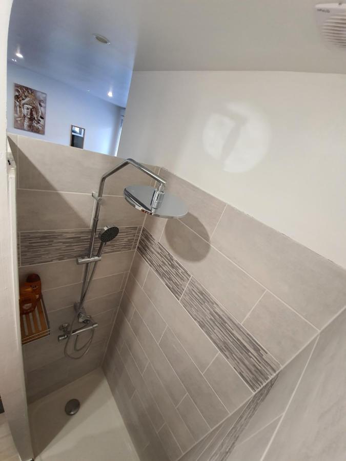 Suite Jacuzzi Privatif Plage Des Catalans 马赛 外观 照片