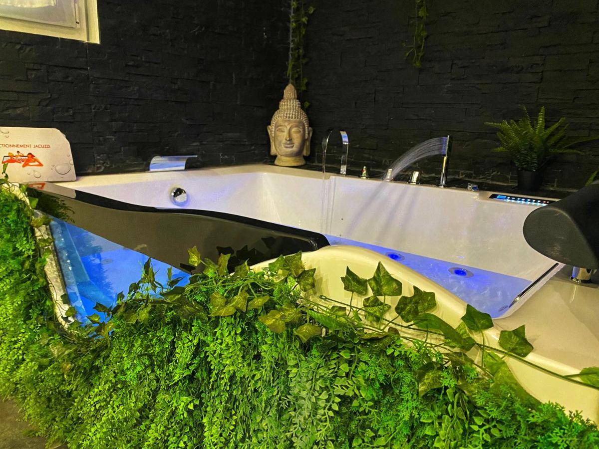 Suite Jacuzzi Privatif Plage Des Catalans 马赛 外观 照片