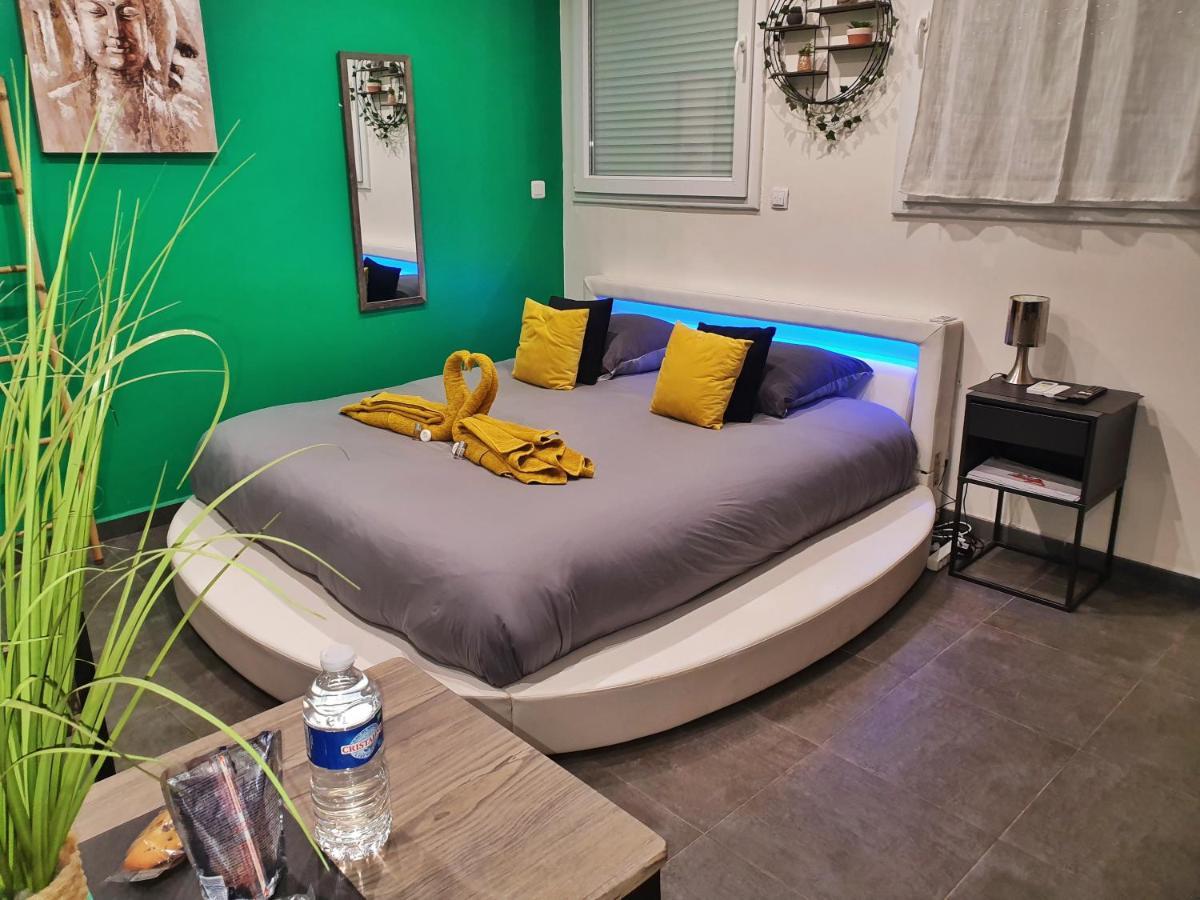 Suite Jacuzzi Privatif Plage Des Catalans 马赛 外观 照片